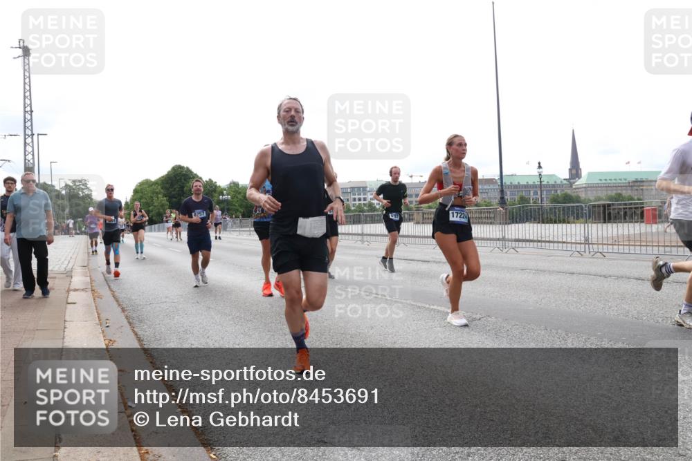 29.06.2025 - hella hamburg halbmarathon Lena Gebhardt http://msf.ph/oto/8453691 29.06.2025 10:31:10 Lombardsbrücke 01, 8757, 387, 17224, 1059, 1292, 1472, 1773, 1979, 2097, 2268, 2414, 2505, 2569, 2914, 3131, 3281, 4198, 4561, 4817, 5437, 5846, 5943, 6057, 6078, 6195, 6556, 6620, 6787, 7351, 7604, 8050, 8072, 8073, 8757, 9576, 9830, 10111, 10989, 11587, 11981, 11988, 12384, 12627, 14095, 14216, 14349, 14803, 15299, 15466, 15589, 15725, 16457, 16978, 17224, 17463, 17509, 17587, 17706, 17742, 17966, 19052, 19226 meine-sportfotos.de