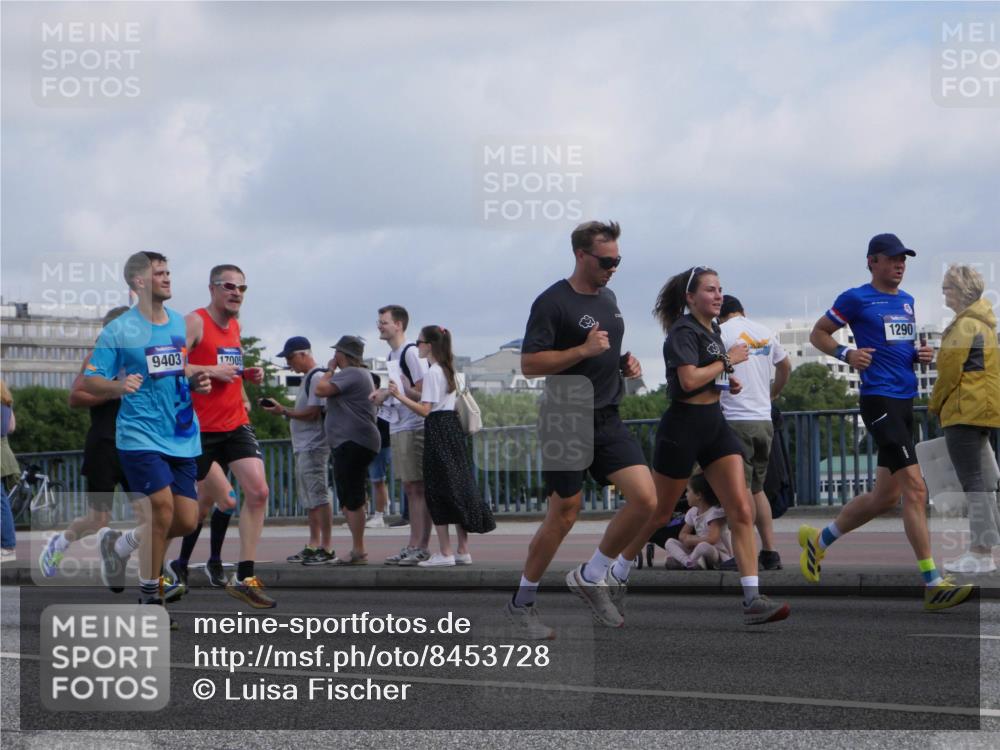 29.06.2025 - hella hamburg halbmarathon Luisa Fischer http://msf.ph/oto/8453728 29.06.2025 09:51:01 Kennedybrücke 9403, 17005, 1290, 1290, 2399, 3480, 5307, 5709, 6993, 7152, 7154, 8571, 8933, 9403 meine-sportfotos.de