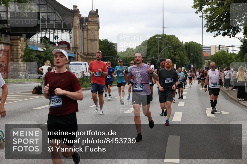 29.06.2025 - hella hamburg halbmarathon Yannick Fuchs http://msf.ph/oto/8453739 29.06.2025 10:56:06 20KM 1006, 1128, 1135, 1138, 1147, 1190, 1568, 3097, 3921, 4095, 4859, 5547, 6414, 6415, 6580, 6815, 7658, 8154, 9131, 9297, 9718, 9928, 10194, 10214, 10519, 10797, 11670, 11968, 12567, 13868, 13958, 14456, 14574, 15252, 15291, 15686, 15859, 15908, 16292, 16808, 17383, 17532, 17939, 17955, 18000, 18599, 18799, 18808, 18919 meine-sportfotos.de