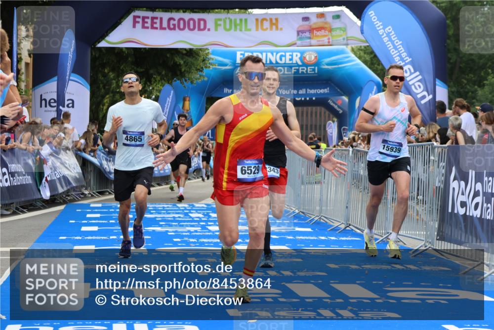 29.06.2025 - hella hamburg halbmarathon Strokosch-Dieckow http://msf.ph/oto/8453864 29.06.2025 10:36:47 Ziel 3959, 4865, 5307, 5961, 6529, 7310, 13141, 13343, 14622, 15621, 15939, 18384 meine-sportfotos.de