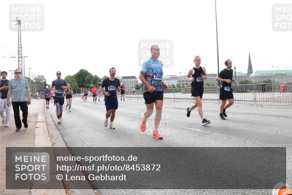 29.06.2025 - hella hamburg halbmarathon Lena Gebhardt http://msf.ph/oto/8453872 29.06.2025 10:31:11 Lombardsbrücke 8757, 4561, 2268, 619, 6187, 1059, 1292, 1472, 1773, 1979, 2097, 2268, 2414, 2505, 2914, 3131, 3281, 4198, 4561, 4817, 5437, 5846, 5943, 6057, 6078, 6195, 6556, 6620, 6787, 7351, 7604, 7772, 8050, 8072, 8073, 8757, 9576, 9830, 10111, 10586, 10989, 11587, 11981, 11988, 12384, 12627, 14095, 14216, 14349, 14803, 15299, 15466, 15589, 15725, 16457, 16978, 17224, 17463, 17509, 17587, 17706, 17742, 17966, 19052, 19226 meine-sportfotos.de