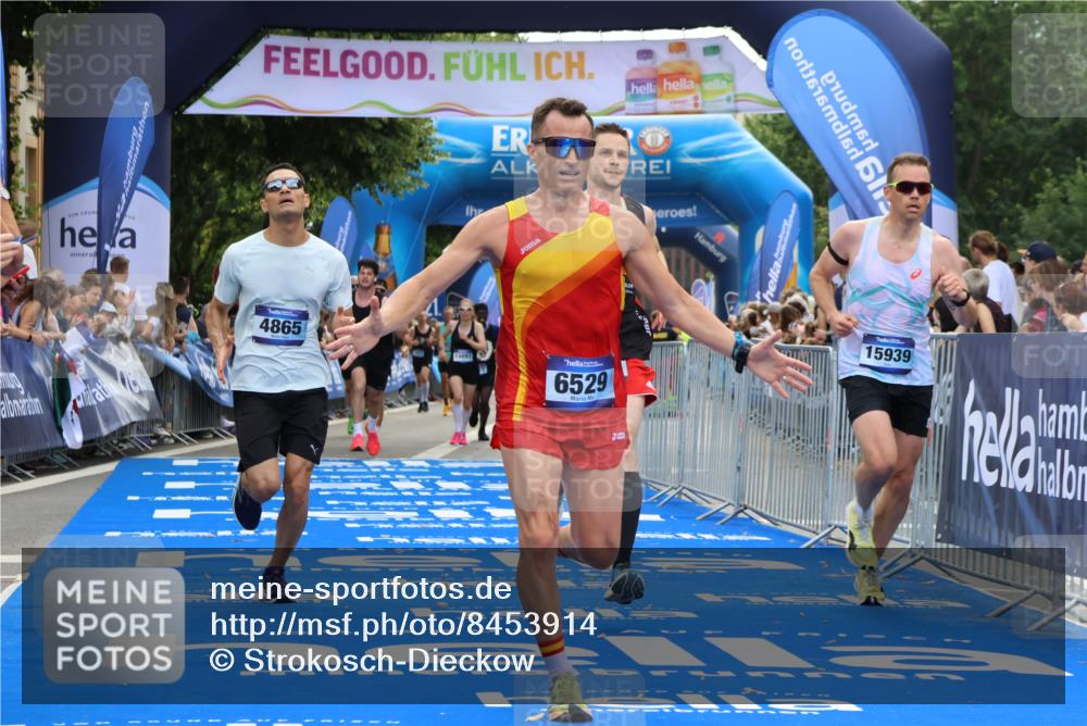 29.06.2025 - hella hamburg halbmarathon Strokosch-Dieckow http://msf.ph/oto/8453914 29.06.2025 10:36:47 Ziel 3959, 4865, 5307, 5961, 6529, 7310, 13141, 13343, 14622, 15621, 15939, 18384 meine-sportfotos.de