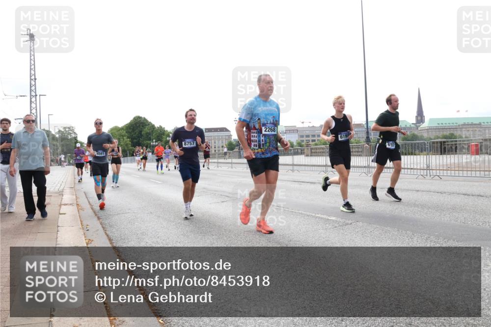 29.06.2025 - hella hamburg halbmarathon Lena Gebhardt http://msf.ph/oto/8453918 29.06.2025 10:31:11 Lombardsbrücke 4561, 8757, 2268, 6187, 1059, 1292, 1472, 1773, 1979, 2097, 2268, 2414, 2505, 2914, 3131, 3281, 4198, 4561, 4817, 5437, 5846, 5943, 6057, 6078, 6195, 6556, 6620, 6787, 7351, 7604, 7772, 8050, 8072, 8073, 8757, 9576, 9830, 10111, 10586, 10989, 11587, 11981, 11988, 12384, 12627, 14095, 14216, 14349, 14803, 15299, 15466, 15589, 15725, 16457, 16978, 17224, 17463, 17509, 17587, 17706, 17742, 17966, 19052, 19226 meine-sportfotos.de