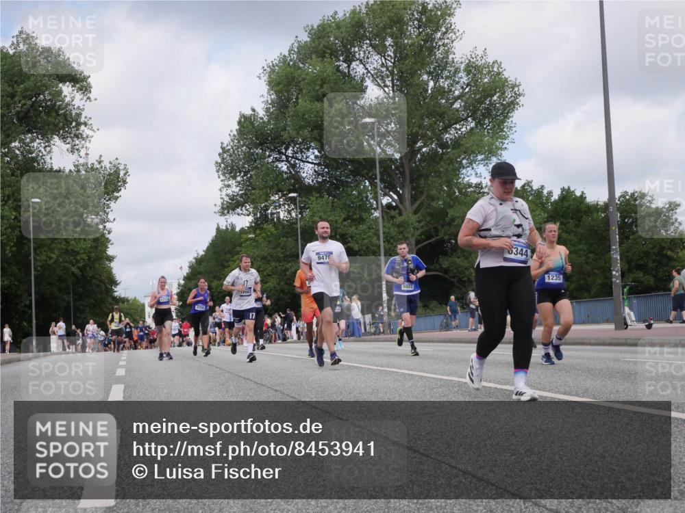 29.06.2025 - hella hamburg halbmarathon Luisa Fischer http://msf.ph/oto/8453941 29.06.2025 10:34:52 Kennedybrücke 12, 12663, 17118, 3358, 17, 9478, 9882, 6344, 1235, 1235, 2672, 3358, 6344, 7295, 7334, 7816, 8304, 8538, 9478, 9882, 10421, 10653 meine-sportfotos.de