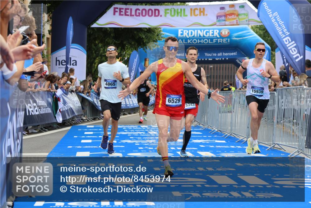 29.06.2025 - hella hamburg halbmarathon Strokosch-Dieckow http://msf.ph/oto/8453974 29.06.2025 10:36:47 Ziel 3959, 4865, 5307, 5961, 6529, 7310, 13141, 13343, 14622, 15621, 15939, 18384 meine-sportfotos.de
