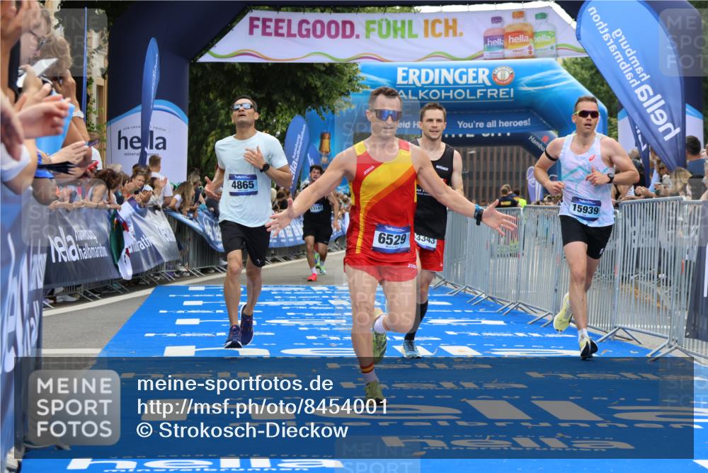 29.06.2025 - hella hamburg halbmarathon Strokosch-Dieckow http://msf.ph/oto/8454001 29.06.2025 10:36:47 Ziel 3959, 4865, 5307, 5961, 6529, 7310, 13141, 13343, 14622, 15621, 15939, 18384 meine-sportfotos.de