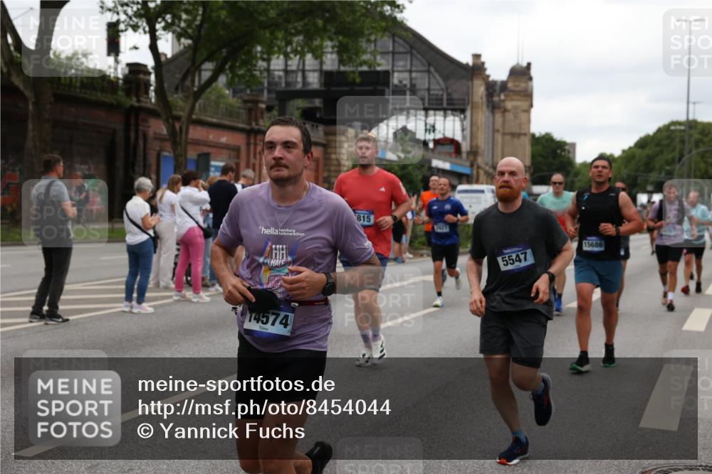 29.06.2025 - hella hamburg halbmarathon Yannick Fuchs http://msf.ph/oto/8454044 29.06.2025 10:56:08 20KM 1006, 1128, 1135, 1138, 1147, 1190, 1568, 1726, 3097, 3921, 4095, 4859, 5547, 6414, 6415, 6580, 6815, 7658, 8154, 9131, 9718, 9928, 10214, 10519, 10797, 11670, 11968, 12567, 13868, 13958, 14456, 14574, 15291, 15686, 15859, 15908, 16292, 16808, 17136, 17383, 17532, 17939, 17955, 18000, 18599, 18799, 18808, 18919 meine-sportfotos.de