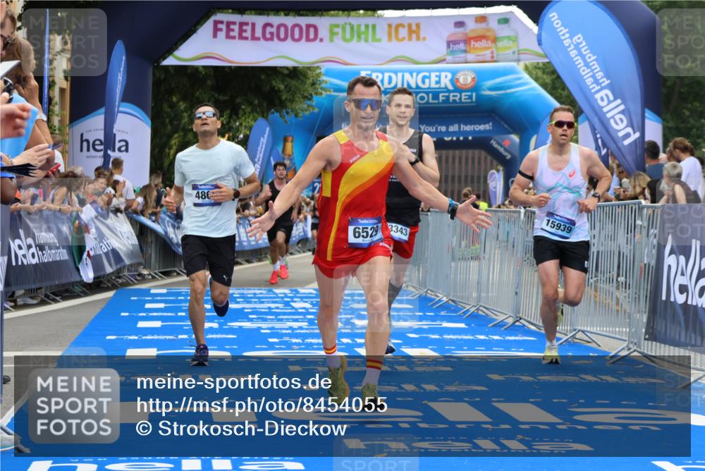 29.06.2025 - hella hamburg halbmarathon Strokosch-Dieckow http://msf.ph/oto/8454055 29.06.2025 10:36:47 Ziel 3959, 4865, 5307, 5961, 6529, 7310, 13141, 13343, 14622, 15621, 15939, 18384 meine-sportfotos.de