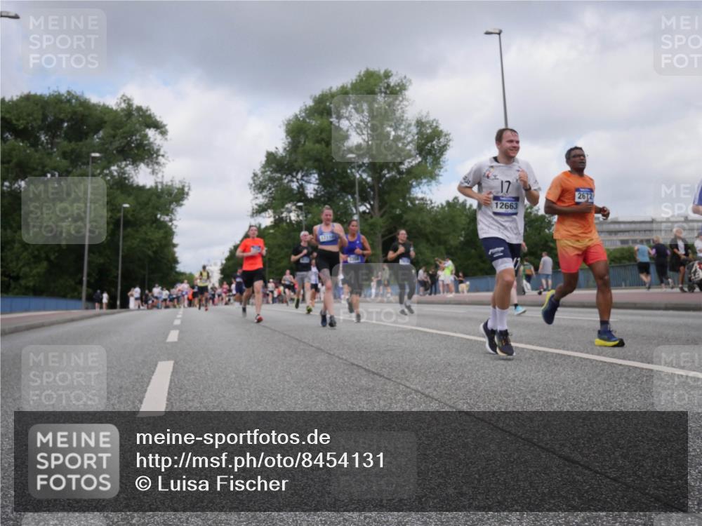 29.06.2025 - hella hamburg halbmarathon Luisa Fischer http://msf.ph/oto/8454131 29.06.2025 10:34:56 Kennedybrücke 12663, 2672, 1235, 2672, 3358, 5496, 6344, 7295, 7334, 7816, 7898, 8304, 8538, 8757, 9478, 9882, 10421 meine-sportfotos.de