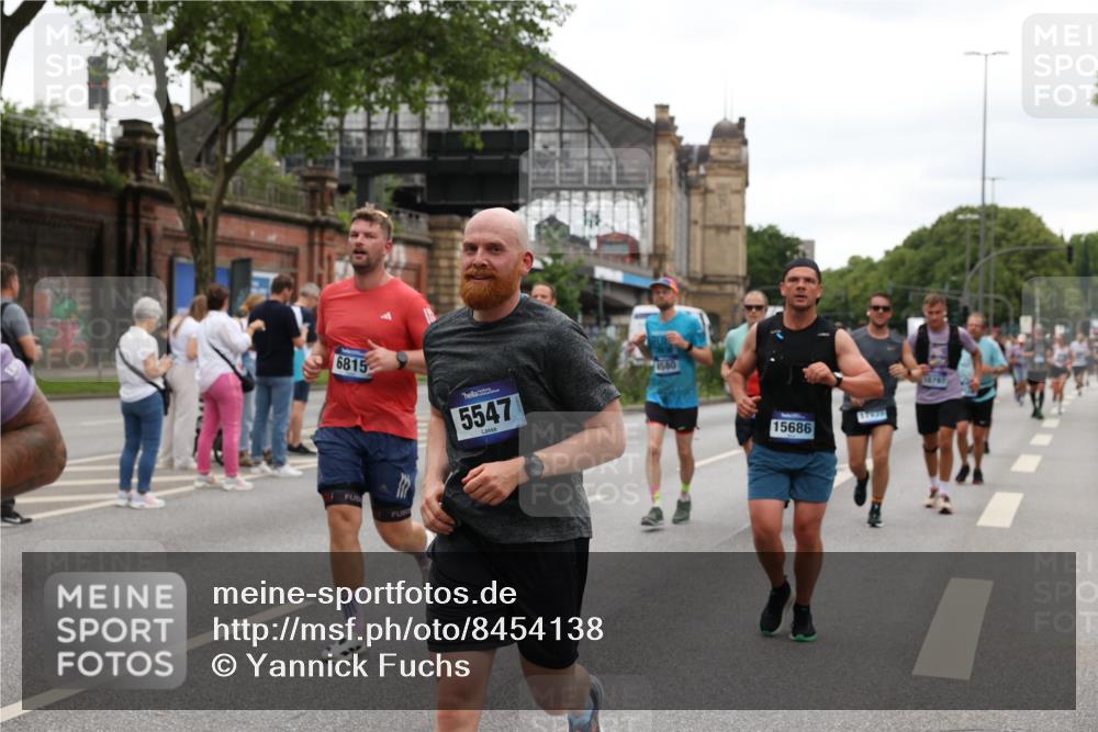 29.06.2025 - hella hamburg halbmarathon Yannick Fuchs http://msf.ph/oto/8454138 29.06.2025 10:56:09 20KM 1006, 1128, 1135, 1147, 1190, 1377, 1568, 1726, 3097, 3921, 4095, 4859, 5547, 6414, 6415, 6580, 6815, 7658, 8154, 9131, 9718, 9928, 10214, 10519, 10797, 11670, 11968, 12567, 13868, 13958, 14456, 14574, 15291, 15686, 15859, 15908, 16292, 16808, 17136, 17383, 17532, 17939, 17955, 18000, 18599, 18799, 18808, 18919, 19023 meine-sportfotos.de