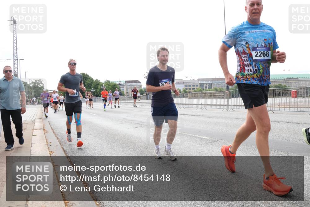 29.06.2025 - hella hamburg halbmarathon Lena Gebhardt http://msf.ph/oto/8454148 29.06.2025 10:31:12 Lombardsbrücke 8727, 2268, 1059, 1292, 1472, 1773, 1979, 2097, 2268, 2414, 2505, 2914, 3131, 3281, 4198, 4561, 4817, 5437, 5846, 5943, 6057, 6078, 6195, 6556, 6620, 6787, 7351, 7604, 7772, 8050, 8072, 8073, 8757, 9576, 9830, 10111, 10586, 10989, 11587, 11981, 11988, 12384, 12627, 14095, 14349, 14803, 15299, 15466, 15589, 15725, 16457, 16978, 17224, 17463, 17509, 17587, 17706, 17742, 17966, 19052, 19226 meine-sportfotos.de