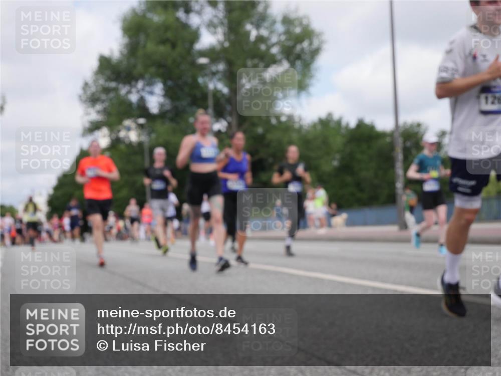 29.06.2025 - hella hamburg halbmarathon Luisa Fischer http://msf.ph/oto/8454163 29.06.2025 10:34:56 Kennedybrücke 126, 1235, 2672, 3358, 5496, 6344, 7295, 7334, 7816, 7898, 8304, 8538, 8757, 9478, 9882, 10421 meine-sportfotos.de