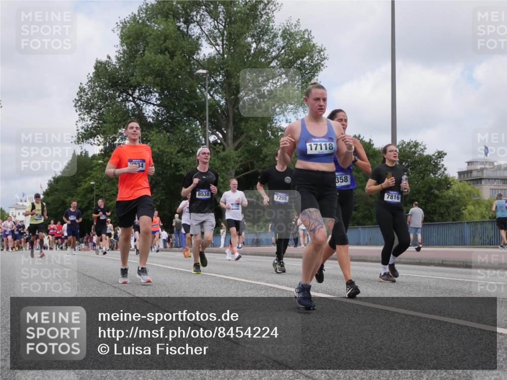 29.06.2025 - hella hamburg halbmarathon Luisa Fischer http://msf.ph/oto/8454224 29.06.2025 10:34:57 Kennedybrücke 8757, 234, 8538, 17342, 7295, 17118, 358, 7816, 1235, 2672, 3358, 5496, 6344, 7295, 7334, 7816, 7898, 8304, 8538, 8757, 9478, 9882, 10421 meine-sportfotos.de