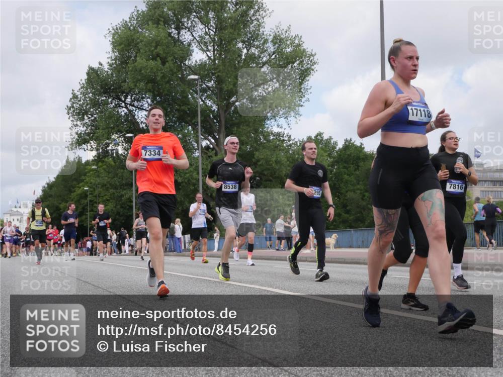 29.06.2025 - hella hamburg halbmarathon Luisa Fischer http://msf.ph/oto/8454256 29.06.2025 10:34:58 Kennedybrücke 18369, 7334, 8538, 295, 17118, 7816, 2672, 3358, 5496, 7295, 7334, 7816, 7898, 8304, 8538, 8757, 9882, 10421 meine-sportfotos.de