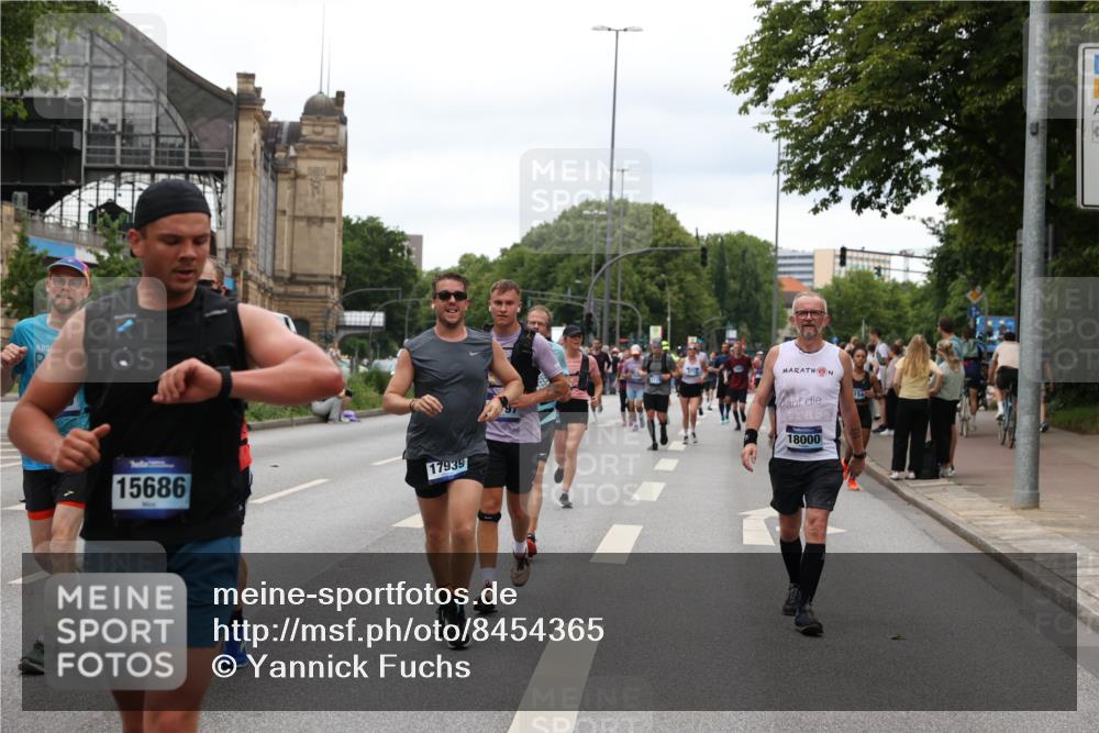 29.06.2025 - hella hamburg halbmarathon Yannick Fuchs http://msf.ph/oto/8454365 29.06.2025 10:56:10 20KM 1006, 1128, 1147, 1190, 1264, 1377, 1568, 1726, 3097, 3921, 4095, 4859, 5547, 6414, 6415, 6580, 6815, 7658, 8154, 9131, 9718, 9928, 10214, 10519, 10797, 11670, 11968, 12567, 13868, 13958, 14368, 14456, 14574, 15291, 15686, 15859, 15908, 16292, 16808, 17136, 17383, 17532, 17939, 17955, 18000, 18599, 18799, 18808, 18919, 19023 meine-sportfotos.de