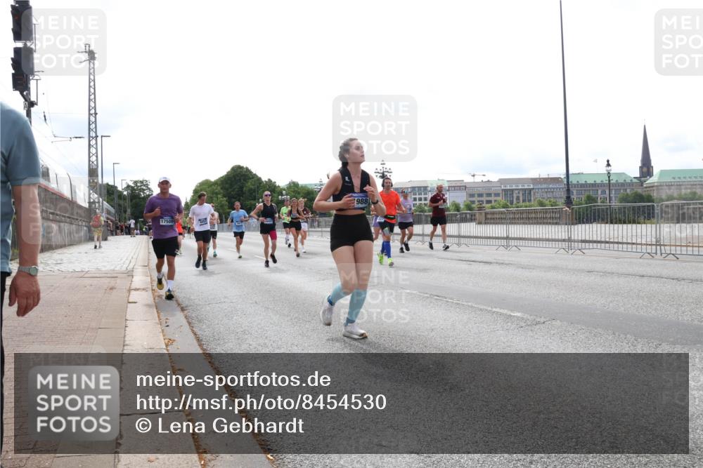 29.06.2025 - hella hamburg halbmarathon Lena Gebhardt http://msf.ph/oto/8454530 29.06.2025 10:31:15 Lombardsbrücke 17509, 988, 1292, 1472, 1773, 1979, 2097, 2268, 2414, 2505, 2914, 3131, 4561, 4817, 5165, 5437, 5846, 5943, 6057, 6078, 6195, 6546, 6556, 6620, 6787, 7351, 7604, 7772, 8050, 8072, 8073, 8757, 9576, 10111, 10586, 10989, 11587, 11981, 11988, 12384, 12627, 13724, 14095, 14349, 14803, 15466, 15589, 15725, 16457, 16978, 17224, 17463, 17509, 17517, 17587, 17706, 17742, 17966, 19052, 19226 meine-sportfotos.de
