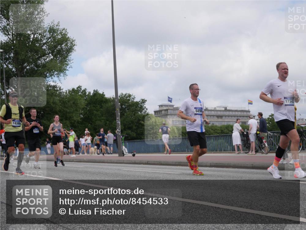29.06.2025 - hella hamburg halbmarathon Luisa Fischer http://msf.ph/oto/8454533 29.06.2025 10:35:02 Kennedybrücke 18369, 1547, 7898, 5496, 17342, 3358, 4924, 5496, 7295, 7334, 7898, 8538, 8757, 9604 meine-sportfotos.de