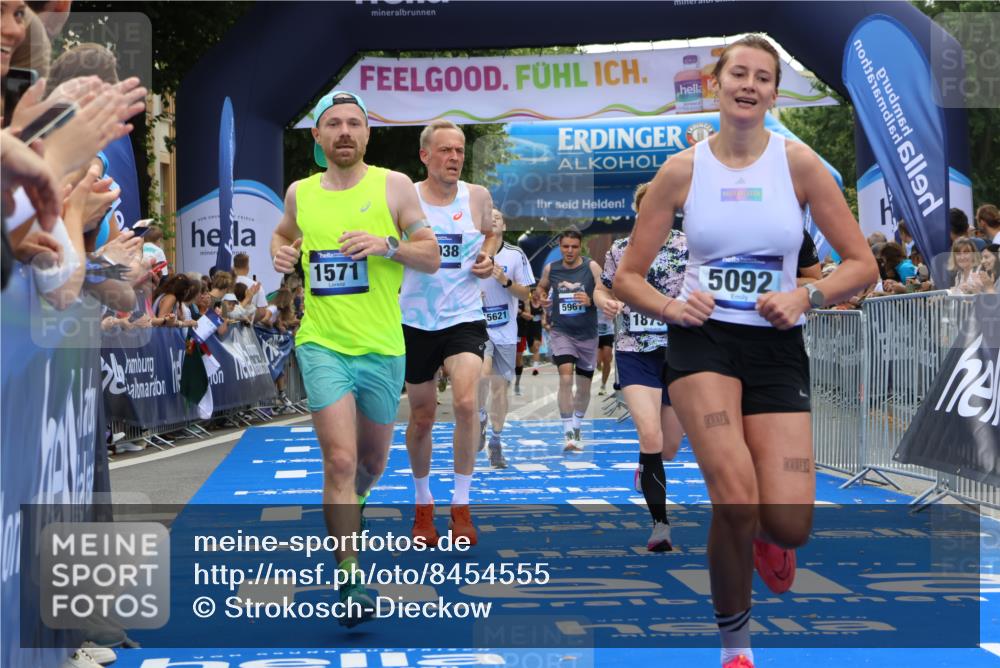 29.06.2025 - hella hamburg halbmarathon Strokosch-Dieckow http://msf.ph/oto/8454555 29.06.2025 10:36:40 Ziel 1571, 3809, 4865, 5092, 5961, 6529, 6915, 13343, 14622, 15621, 16523, 18038, 18733 meine-sportfotos.de