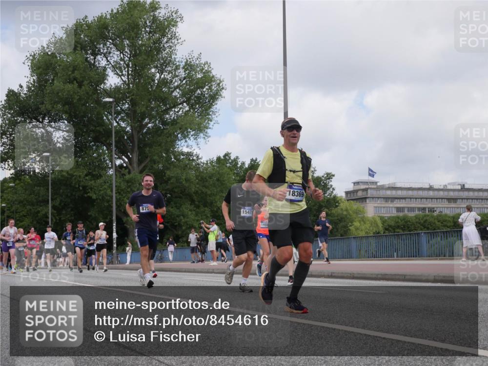 29.06.2025 - hella hamburg halbmarathon Luisa Fischer http://msf.ph/oto/8454616 29.06.2025 10:35:04 Kennedybrücke 875, 15471, 1402, 18369, 3752, 4924, 5496, 7344, 7570, 7695, 7898, 8757, 9604 meine-sportfotos.de