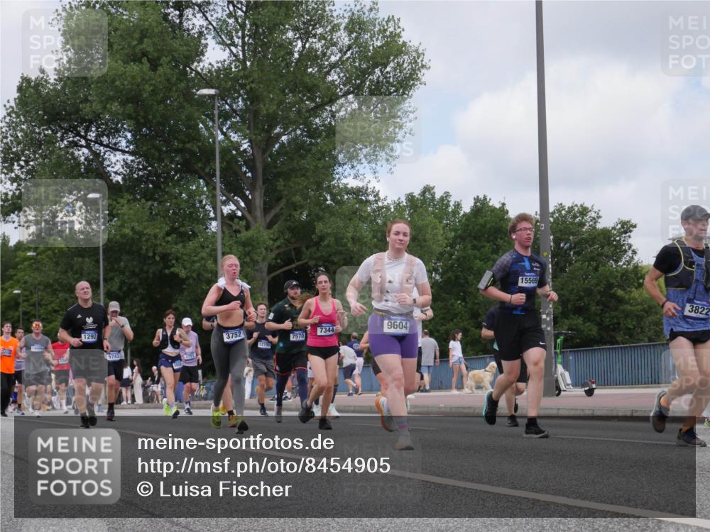 29.06.2025 - hella hamburg halbmarathon Luisa Fischer http://msf.ph/oto/8454905 29.06.2025 10:35:10 Kennedybrücke 1292, 5743, 3752, 7344, 7570, 9604, 12755, 3751, 5651, 15569, 3822, 1292, 3239, 3751, 3752, 4314, 4924, 5601, 5658, 5743, 7239, 7344, 7535, 7570, 7695, 8127, 9604, 10248 meine-sportfotos.de