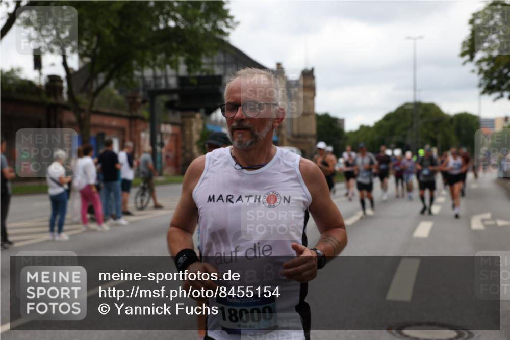 29.06.2025 - hella hamburg halbmarathon Yannick Fuchs http://msf.ph/oto/8455154 29.06.2025 10:56:14 20KM 1006, 1128, 1190, 1264, 1377, 1568, 1573, 1726, 3921, 4859, 5547, 6414, 6415, 6580, 6815, 7658, 8154, 9131, 9718, 9928, 10214, 10519, 10797, 11670, 11968, 12156, 12567, 13498, 13868, 14368, 14456, 14574, 15291, 15686, 15859, 16292, 16808, 17136, 17383, 17532, 17939, 17955, 18000, 18599, 18808, 18919, 19023 meine-sportfotos.de