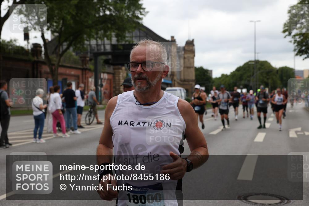 29.06.2025 - hella hamburg halbmarathon Yannick Fuchs http://msf.ph/oto/8455186 29.06.2025 10:56:14 20KM 1006, 1128, 1190, 1264, 1377, 1568, 1573, 1726, 3921, 4859, 5547, 6414, 6415, 6580, 6815, 7658, 8154, 9131, 9718, 9928, 10214, 10519, 10797, 11670, 11968, 12156, 12567, 13498, 13868, 14368, 14456, 14574, 15291, 15686, 15859, 16292, 16808, 17136, 17383, 17532, 17939, 17955, 18000, 18599, 18808, 18919, 19023 meine-sportfotos.de