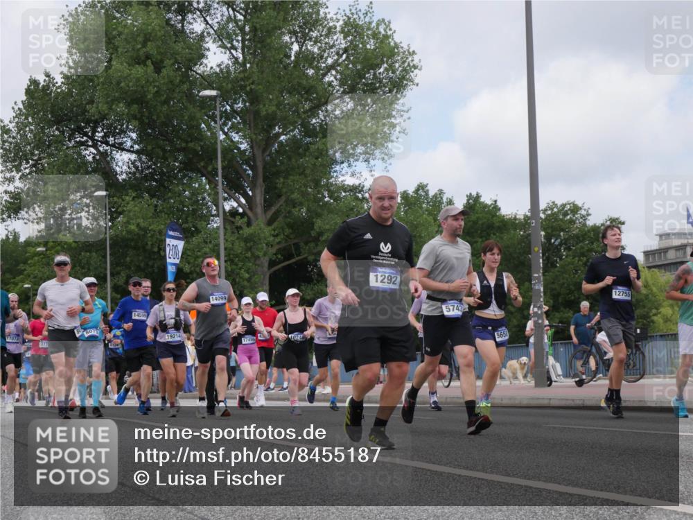 29.06.2025 - hella hamburg halbmarathon Luisa Fischer http://msf.ph/oto/8455187 29.06.2025 10:35:14 Kennedybrücke 17073, 377, 8073, 14599, 2, 08, 14099, 1292, 5743, 19214, 17495, 10248, 4, 5658, 12755, 1292, 1987, 2349, 2943, 3239, 3707, 3751, 3752, 3778, 4314, 4365, 4605, 4924, 5601, 5658, 5743, 6218, 7239, 7344, 7535, 7570, 7695, 8072, 8073, 8124, 8127, 9604, 10248 meine-sportfotos.de