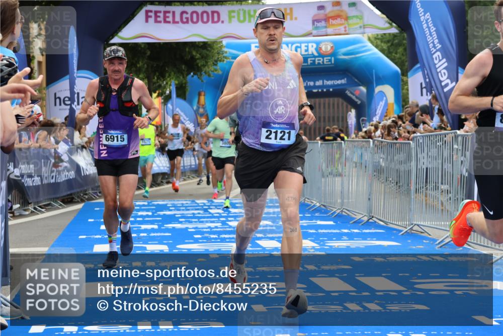 29.06.2025 - hella hamburg halbmarathon Strokosch-Dieckow http://msf.ph/oto/8455235 29.06.2025 10:36:34 Ziel 1571, 2121, 3809, 5092, 6915, 8121, 9296, 10680, 11833, 14622, 16523, 17723, 18038, 18733 meine-sportfotos.de