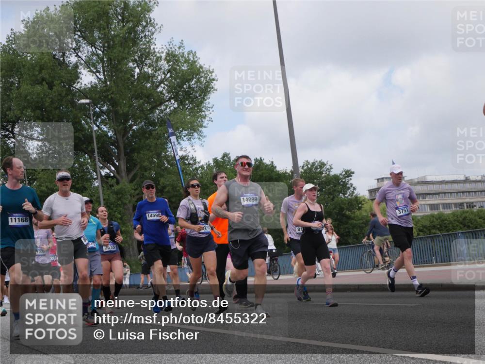 29.06.2025 - hella hamburg halbmarathon Luisa Fischer http://msf.ph/oto/8455322 29.06.2025 10:35:17 Kennedybrücke 11168, 707, 778, 8, 7535, 14599, 21, 14099, 81, 3751, 1292, 1987, 2349, 2943, 3239, 3365, 3707, 3751, 3752, 3778, 4314, 4365, 4605, 5601, 5658, 5743, 6218, 7239, 7535, 7570, 7695, 8072, 8073, 8124, 8127, 8303, 9125, 10248 meine-sportfotos.de