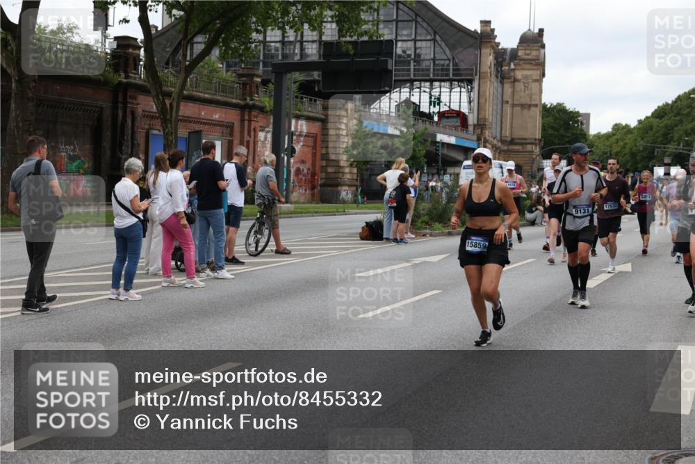 29.06.2025 - hella hamburg halbmarathon Yannick Fuchs http://msf.ph/oto/8455332 29.06.2025 10:56:16 20KM 1006, 1128, 1264, 1377, 1568, 1573, 1726, 3921, 4859, 5547, 6414, 6415, 6580, 6815, 7658, 8154, 8624, 9131, 9718, 9928, 10214, 10519, 10797, 11670, 11968, 12156, 12567, 13498, 13868, 14368, 14456, 14574, 15291, 15686, 15859, 16292, 16808, 17136, 17383, 17532, 17939, 17955, 18000, 18599, 18919, 19023 meine-sportfotos.de