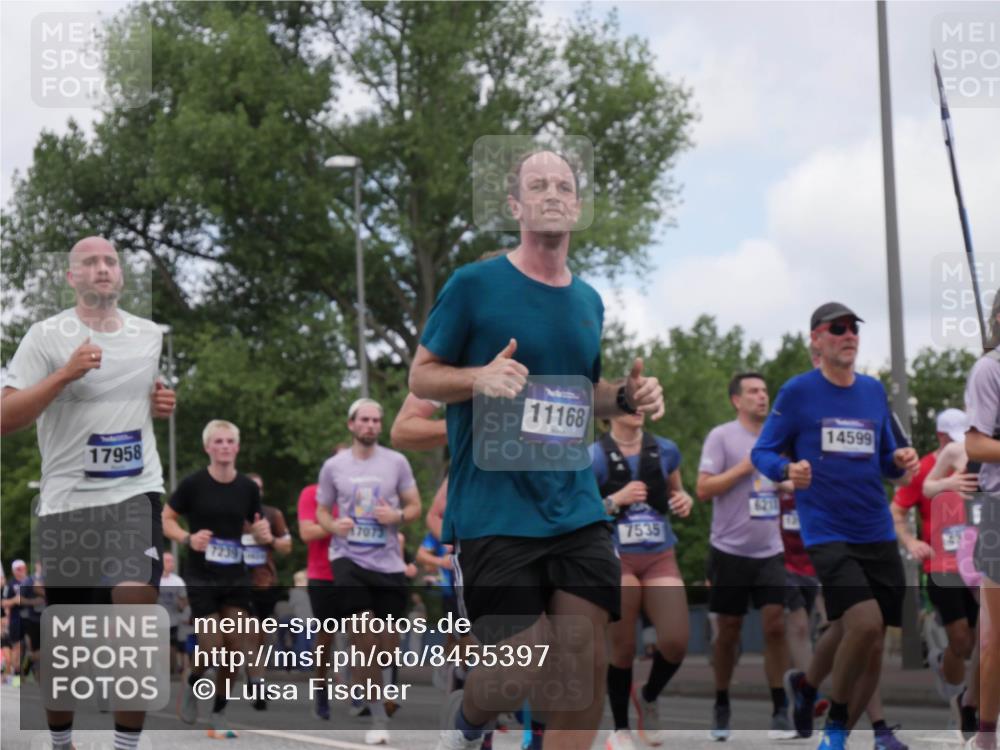 29.06.2025 - hella hamburg halbmarathon Luisa Fischer http://msf.ph/oto/8455397 29.06.2025 10:35:18 Kennedybrücke 17958, 7239, 11168, 7535, 6211, 14599, 1292, 1987, 2349, 2943, 3239, 3365, 3707, 3751, 3778, 4314, 4365, 4605, 5601, 5658, 5743, 6218, 7239, 7535, 8072, 8073, 8124, 8127, 8303, 9125, 10248 meine-sportfotos.de