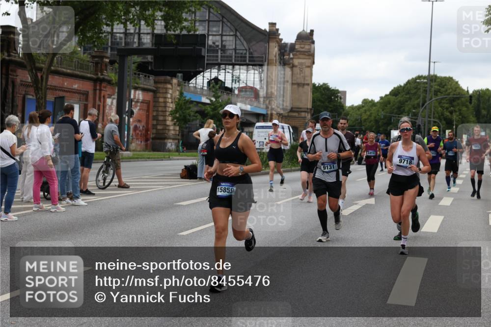 29.06.2025 - hella hamburg halbmarathon Yannick Fuchs http://msf.ph/oto/8455476 29.06.2025 10:56:16 20KM 1006, 1128, 1264, 1377, 1568, 1573, 1726, 3921, 4859, 5547, 6414, 6415, 6580, 6815, 7658, 8154, 8624, 9131, 9718, 9928, 10214, 10519, 10797, 11670, 11968, 12156, 12567, 13498, 13868, 14368, 14456, 14574, 15291, 15686, 15859, 16292, 16808, 17136, 17383, 17532, 17939, 17955, 18000, 18599, 18919, 19023 meine-sportfotos.de