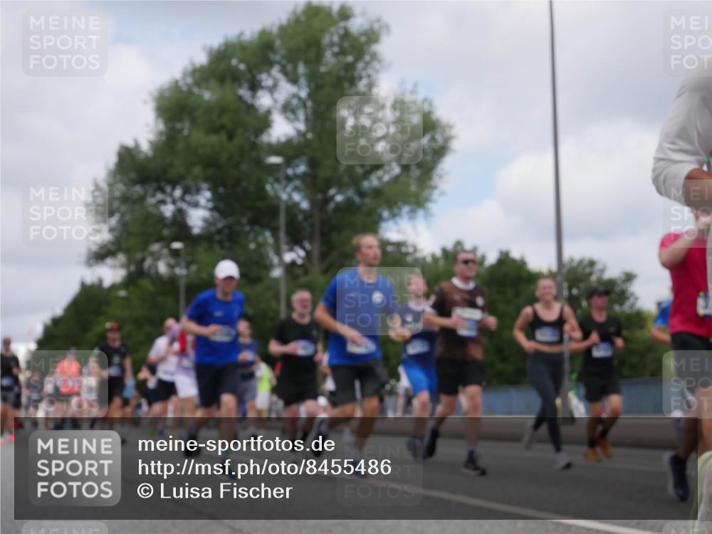 29.06.2025 - hella hamburg halbmarathon Luisa Fischer http://msf.ph/oto/8455486 29.06.2025 10:35:21 Kennedybrücke 1987, 2349, 2943, 3022, 3239, 3365, 3707, 3751, 3778, 4365, 4605, 5941, 6218, 7239, 7535, 8072, 8073, 8124, 8127, 8303, 9125, 9206, 10111, 10248 meine-sportfotos.de