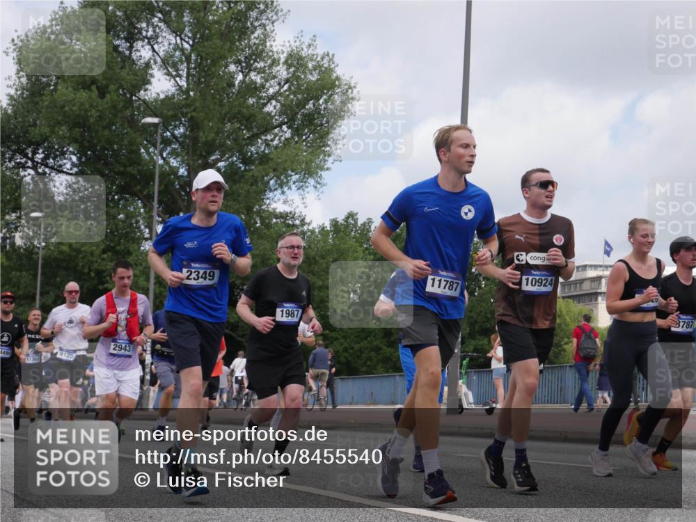 29.06.2025 - hella hamburg halbmarathon Luisa Fischer http://msf.ph/oto/8455540 29.06.2025 10:35:22 Kennedybrücke 4494, 11362, 9125, 2943, 2349, 1987, 11787, 10924, 8787, 1987, 2349, 2943, 3022, 3239, 3365, 3707, 3751, 3778, 4365, 4605, 5941, 6218, 7239, 7468, 7535, 8072, 8073, 8124, 8127, 8303, 9125, 9206, 10111 meine-sportfotos.de