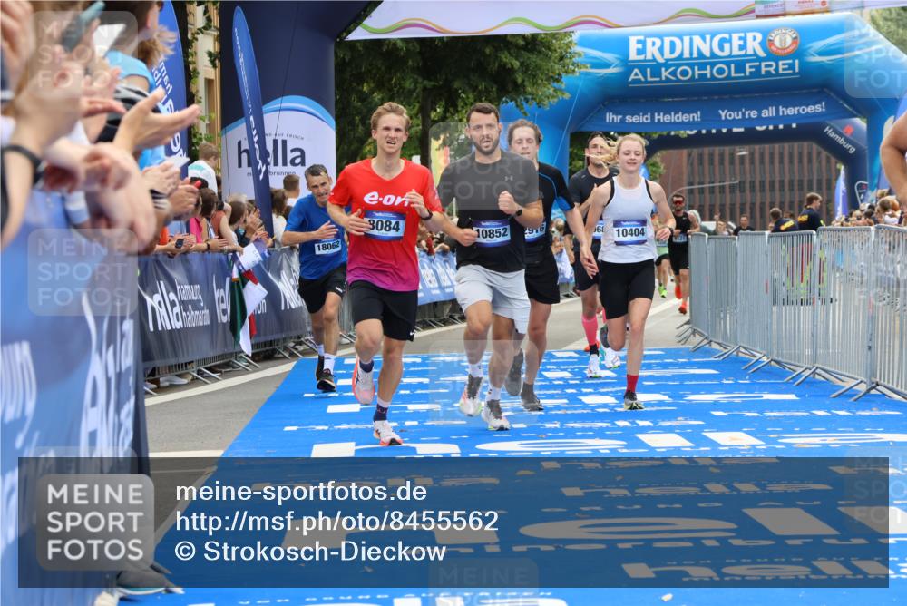 29.06.2025 - hella hamburg halbmarathon Strokosch-Dieckow http://msf.ph/oto/8455562 29.06.2025 10:36:24 Ziel 8084, 9296, 10404, 10680, 10852, 11304, 11833, 12051, 12916, 14075, 16158, 17192, 17723, 18062 meine-sportfotos.de