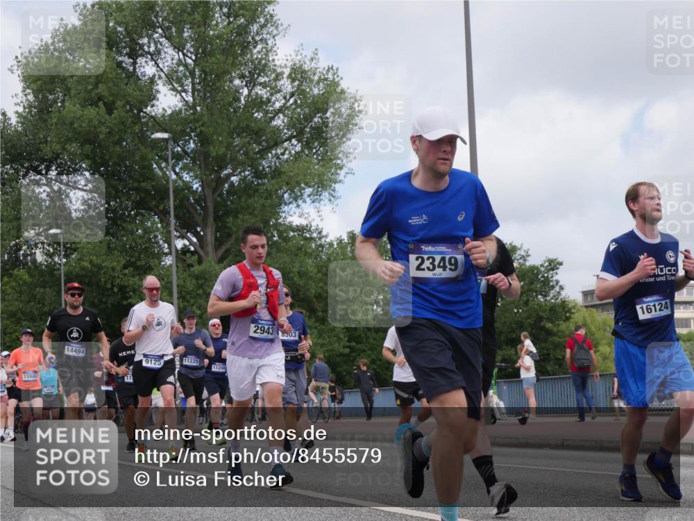 29.06.2025 - hella hamburg halbmarathon Luisa Fischer http://msf.ph/oto/8455579 29.06.2025 10:35:23 Kennedybrücke 13335, 5943, 14494, 9125, 11225, 11248, 2943, 503, 2349, 16124, 1640, 1987, 2349, 2943, 3022, 3365, 3707, 3751, 3778, 4365, 4605, 5941, 6218, 6312, 6315, 7239, 7468, 7535, 8072, 8073, 8124, 8127, 8303, 9125, 9206, 10111, 10354 meine-sportfotos.de