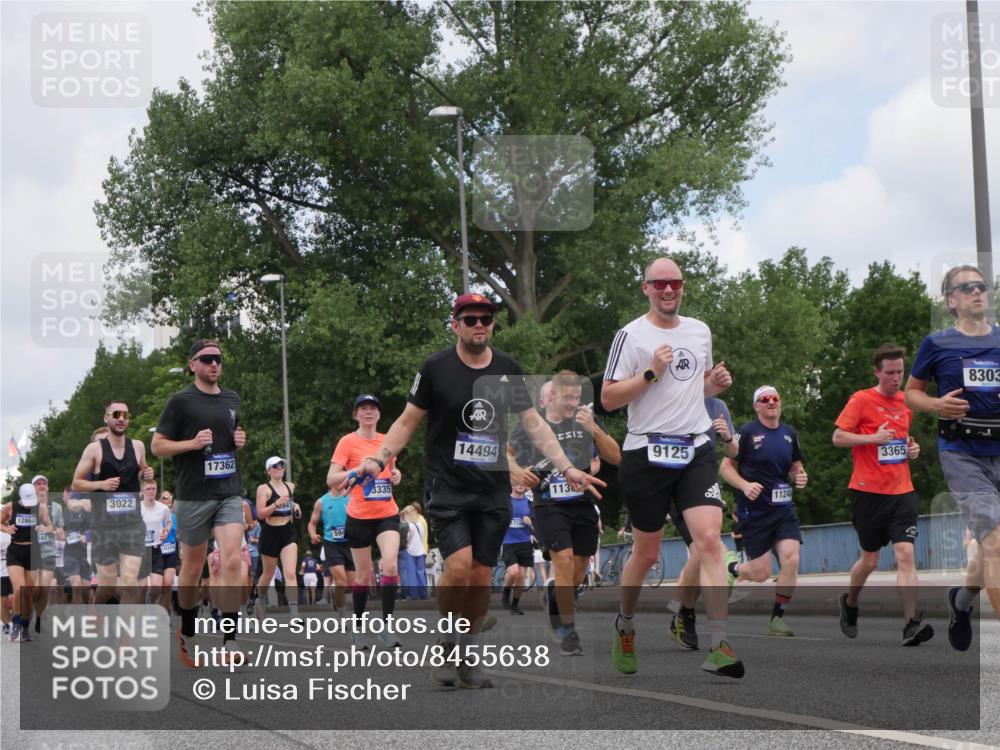 29.06.2025 - hella hamburg halbmarathon Luisa Fischer http://msf.ph/oto/8455638 29.06.2025 10:35:25 Kennedybrücke 12864, 540, 3022, 17362, 3335, 14494, 113, 9125, 710, 11248, 3365, 8303, 1640, 1987, 2349, 2943, 3022, 3365, 5783, 5941, 6252, 6312, 6315, 7468, 8072, 8073, 8124, 8303, 9125, 9206, 10111, 10354 meine-sportfotos.de