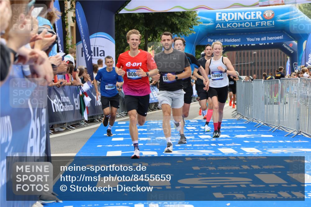 29.06.2025 - hella hamburg halbmarathon Strokosch-Dieckow http://msf.ph/oto/8455659 29.06.2025 10:36:24 Ziel 8084, 9296, 10404, 10680, 10852, 11304, 11833, 12051, 12916, 14075, 16158, 17192, 17723, 18062 meine-sportfotos.de
