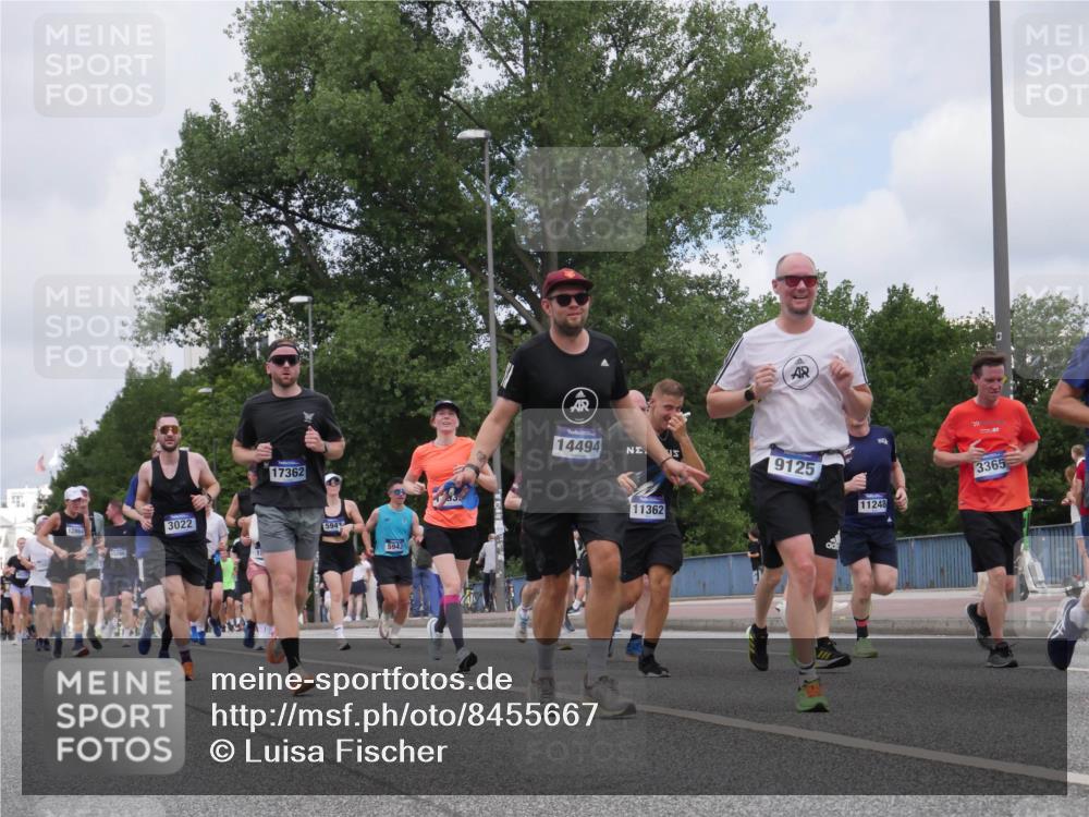 29.06.2025 - hella hamburg halbmarathon Luisa Fischer http://msf.ph/oto/8455667 29.06.2025 10:35:25 Kennedybrücke 12864, 3022, 17362, 594, 5943, 14494, 11362, 9125, 3365, 11248, 1640, 1987, 2349, 2943, 3022, 3365, 5783, 5941, 6252, 6312, 6315, 7468, 8072, 8073, 8124, 8303, 9125, 9206, 10111, 10354 meine-sportfotos.de