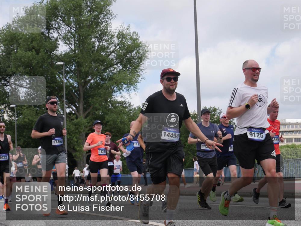 29.06.2025 - hella hamburg halbmarathon Luisa Fischer http://msf.ph/oto/8455708 29.06.2025 10:35:26 Kennedybrücke 3022, 6252, 17362, 13335, 111, 8911, 14494, 11, 112, 9125, 3365, 1640, 1987, 2349, 2943, 3022, 3365, 4857, 5783, 5941, 6252, 6312, 6315, 7468, 8303, 9125, 9206, 10013, 10111, 10354 meine-sportfotos.de