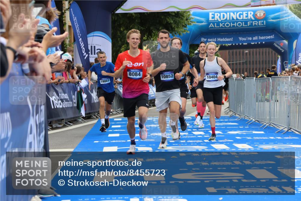 29.06.2025 - hella hamburg halbmarathon Strokosch-Dieckow http://msf.ph/oto/8455723 29.06.2025 10:36:24 Ziel 8084, 9296, 10404, 10680, 10852, 11304, 11833, 12051, 12916, 14075, 16158, 17192, 17723, 18062 meine-sportfotos.de