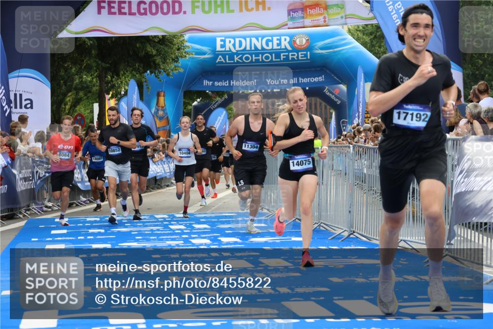 29.06.2025 - hella hamburg halbmarathon Strokosch-Dieckow http://msf.ph/oto/8455822 29.06.2025 10:36:21 Ziel 6829, 6993, 8084, 9296, 10404, 10680, 10852, 11304, 12051, 12916, 13991, 14075, 15348, 16158, 17192, 18062 meine-sportfotos.de