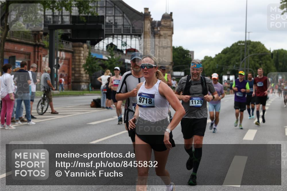29.06.2025 - hella hamburg halbmarathon Yannick Fuchs http://msf.ph/oto/8455832 29.06.2025 10:56:18 20KM 1006, 1128, 1264, 1377, 1432, 1568, 1573, 1726, 3921, 4859, 6414, 6415, 6580, 6815, 7658, 8045, 8154, 8624, 9131, 9718, 9928, 10214, 10519, 10797, 11670, 11968, 12156, 12567, 13498, 13868, 14368, 14456, 14574, 15686, 15859, 16292, 16654, 16808, 17136, 17383, 17532, 17939, 17955, 18000, 18599, 18919, 19023 meine-sportfotos.de