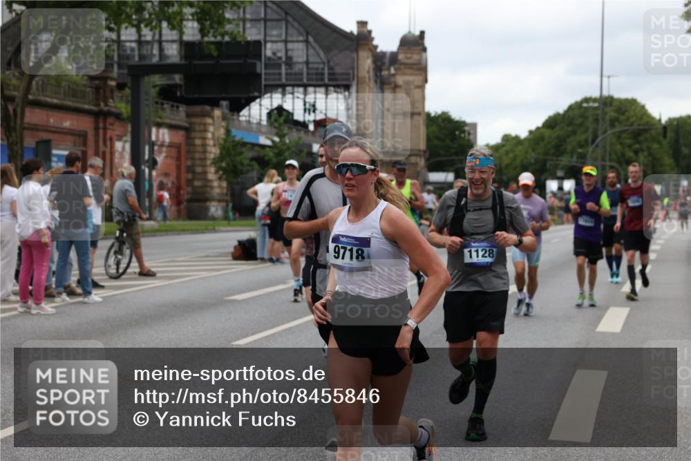 29.06.2025 - hella hamburg halbmarathon Yannick Fuchs http://msf.ph/oto/8455846 29.06.2025 10:56:18 20KM 1006, 1128, 1264, 1377, 1432, 1568, 1573, 1726, 3921, 4859, 6414, 6415, 6580, 6815, 7658, 8045, 8154, 8624, 9131, 9718, 9928, 10214, 10519, 10797, 11670, 11968, 12156, 12567, 13498, 13868, 14368, 14456, 14574, 15686, 15859, 16292, 16654, 16808, 17136, 17383, 17532, 17939, 17955, 18000, 18599, 18919, 19023 meine-sportfotos.de