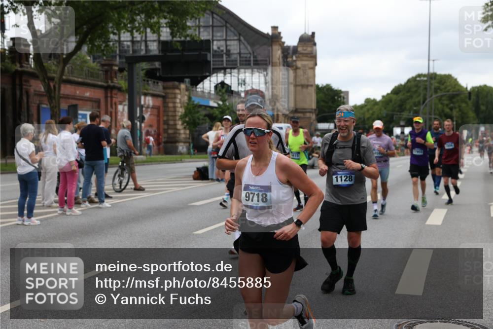 29.06.2025 - hella hamburg halbmarathon Yannick Fuchs http://msf.ph/oto/8455885 29.06.2025 10:56:18 20KM 1006, 1128, 1264, 1377, 1432, 1568, 1573, 1726, 3921, 4859, 6414, 6415, 6580, 6815, 7658, 8045, 8154, 8624, 9131, 9718, 9928, 10214, 10519, 10797, 11670, 11968, 12156, 12567, 13498, 13868, 14368, 14456, 14574, 15686, 15859, 16292, 16654, 16808, 17136, 17383, 17532, 17939, 17955, 18000, 18599, 18919, 19023 meine-sportfotos.de