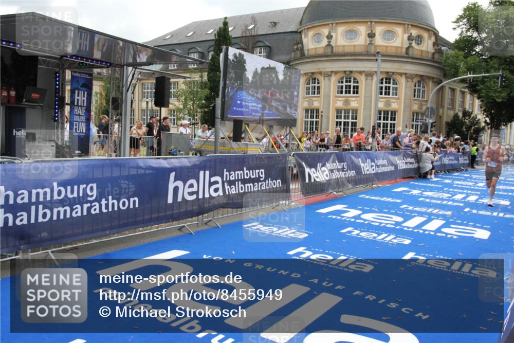 29.06.2025 - hella hamburg halbmarathon Michael Strokosch http://msf.ph/oto/8455949 29.06.2025 10:31:30 Ziel 19118 meine-sportfotos.de