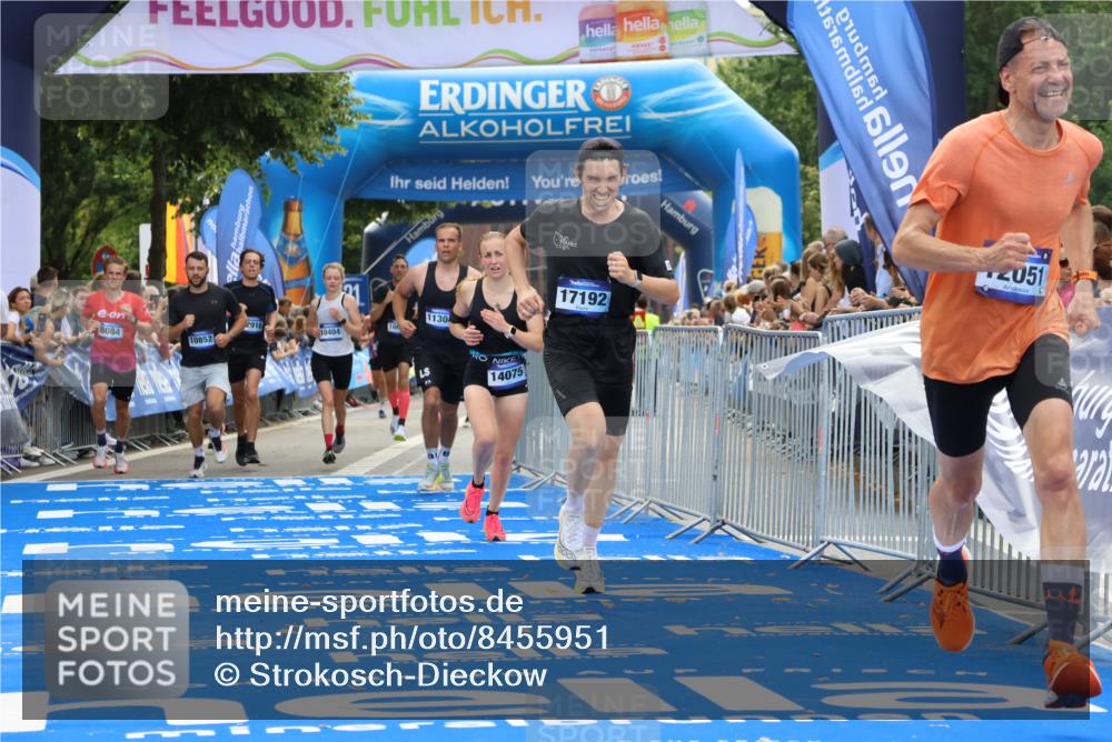 29.06.2025 - hella hamburg halbmarathon Strokosch-Dieckow http://msf.ph/oto/8455951 29.06.2025 10:36:20 Ziel 6829, 6993, 8084, 10404, 10680, 10852, 11304, 12051, 12916, 13991, 14075, 15348, 16158, 17192, 18062 meine-sportfotos.de