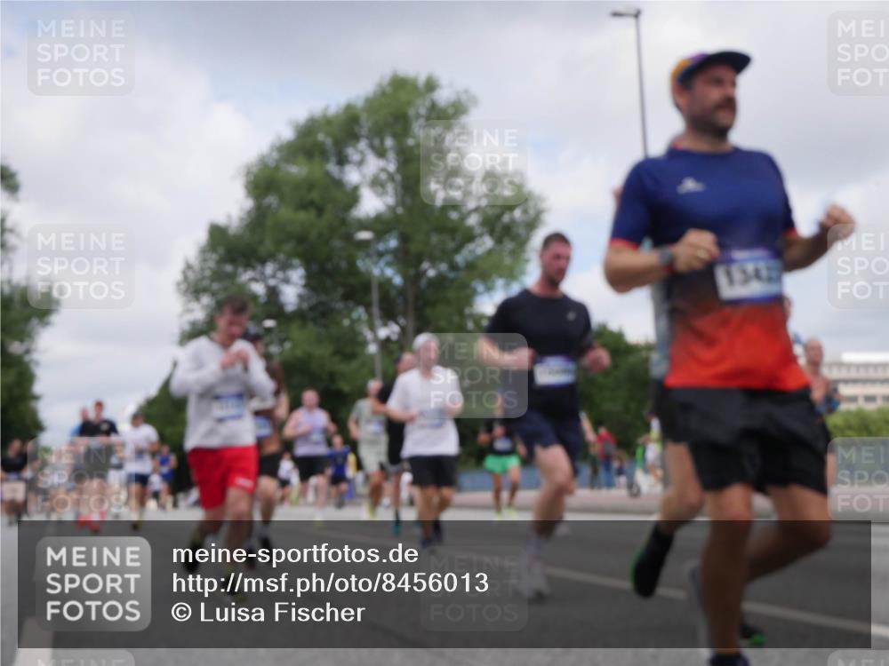 29.06.2025 - hella hamburg halbmarathon Luisa Fischer http://msf.ph/oto/8456013 29.06.2025 10:35:33 Kennedybrücke 1542, 1640, 2268, 4857, 5783, 5871, 5941, 6228, 6252, 6312, 6315, 6642, 7387, 7468, 8625, 9188, 9206, 10013, 10111, 10354, 10828 meine-sportfotos.de