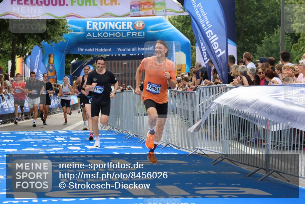 29.06.2025 - hella hamburg halbmarathon Strokosch-Dieckow http://msf.ph/oto/8456026 29.06.2025 10:36:19 Ziel 6829, 6993, 8084, 10404, 10852, 11304, 12051, 12916, 13991, 14075, 14601, 15115, 15348, 16158, 17192, 17329, 18062 meine-sportfotos.de