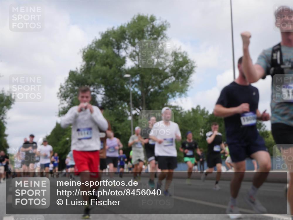 29.06.2025 - hella hamburg halbmarathon Luisa Fischer http://msf.ph/oto/8456040 29.06.2025 10:35:34 Kennedybrücke 11147, 15, 000, 16, 1640, 2268, 4857, 5783, 5871, 5941, 6228, 6252, 6312, 6315, 6642, 7387, 7468, 7789, 8625, 8914, 9188, 9765, 10013, 10354, 10828 meine-sportfotos.de